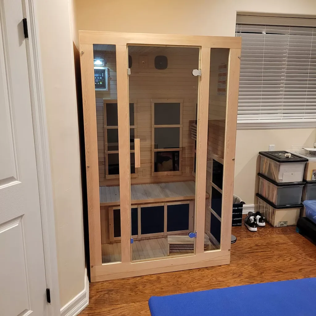 Sunlighten-vs-JNH-Sauna